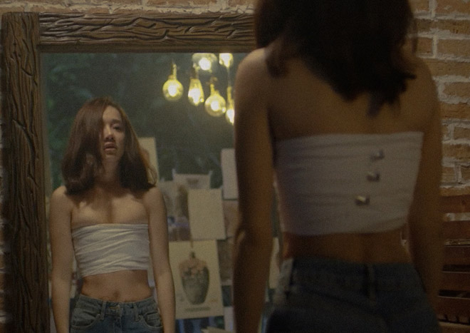 Nhã Phương ám chỉ trục trặc tình cảm với Trường Giang?